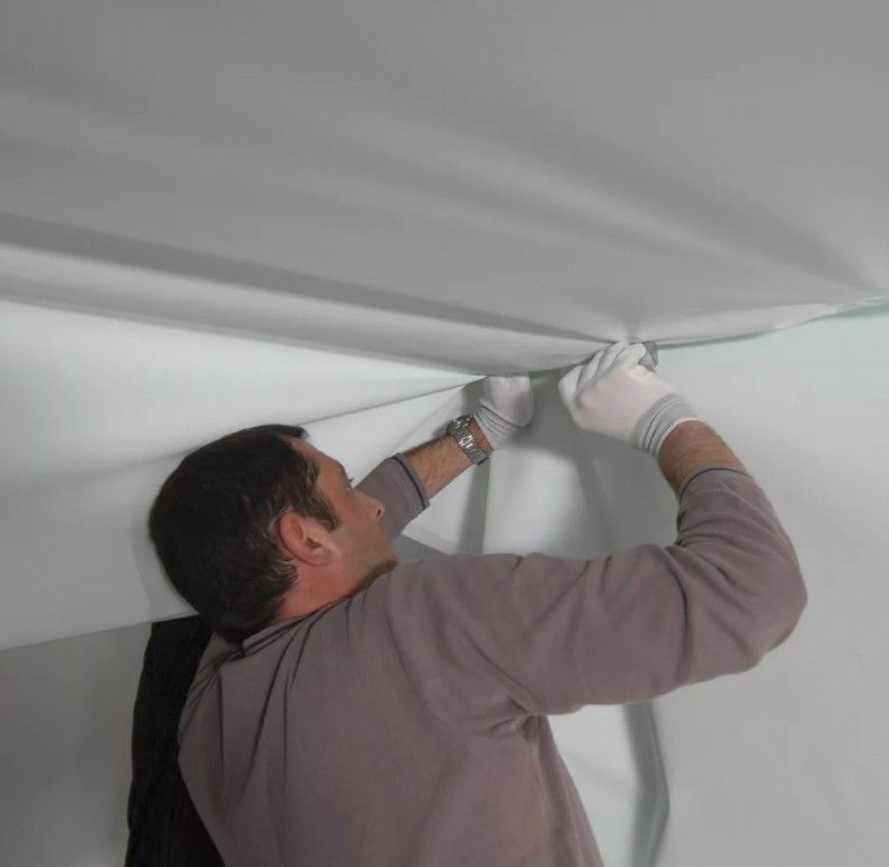Натягиваем потолок